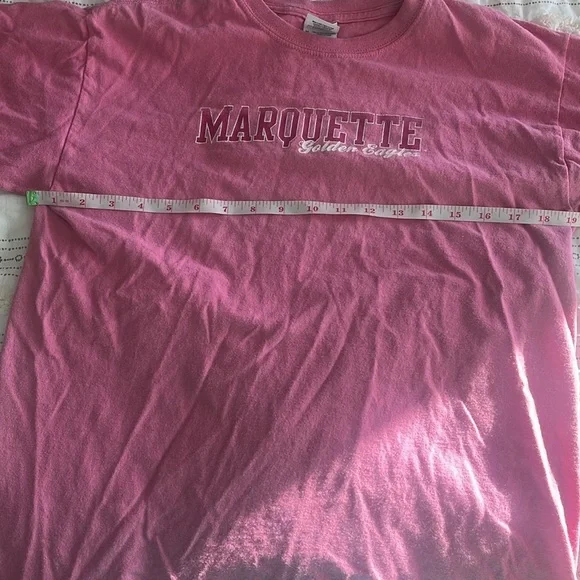 Gildan Pink Short Sleeve marquette golden eagles cotton tee shirt - Picture 5 of 6